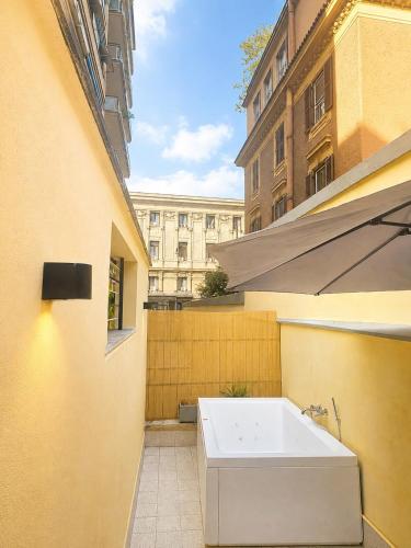 CS Trastevere Glorioso Signature Apt with Jacuzzi