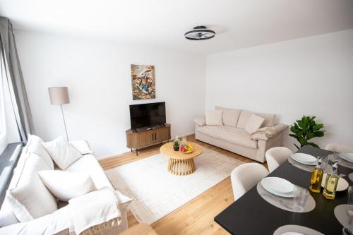 Bright Newly Renovated Apartment with Balcony - Special WHITE RABBIT 21 Apartment, Basel, up to 6 guests