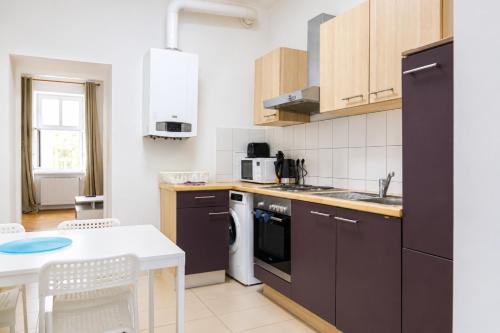 Comfortable 2BR Apartment Near Wiener Stadthalle