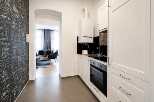 2 Bedroom Apartment for 6 near Donaukanal & U4 U2 Metro