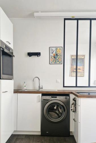 Apartment in Buttes-Chaumont with courtyard