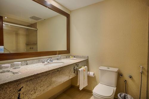 Quality Hotel Curitibaにあるバスルーム