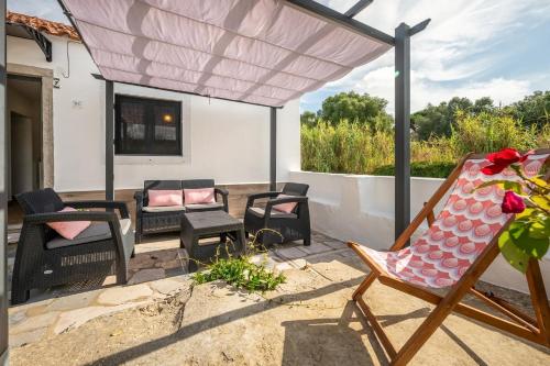 GuestReady - Quaint house with Patio