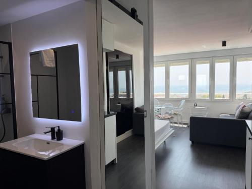 Casa Dalias II - Sea View Studio Downtown
