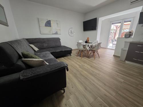 Dorothy Apartment