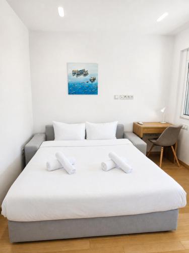 Poseidon Sea View Suite, 3BR, 100m from beach