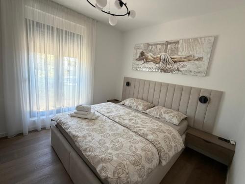 AMORIS - Luxury Penthouse with Private Rooftop & Jacuzzi