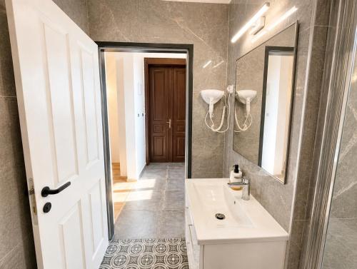 Stylish 1BR Apartment Wiener Stadthalle