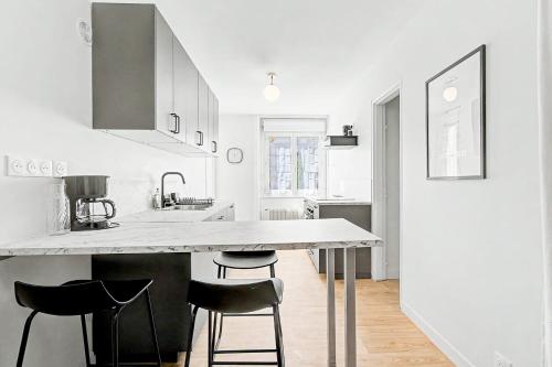 Champs Fleury A comfortable flat in a quiet neighbourhood