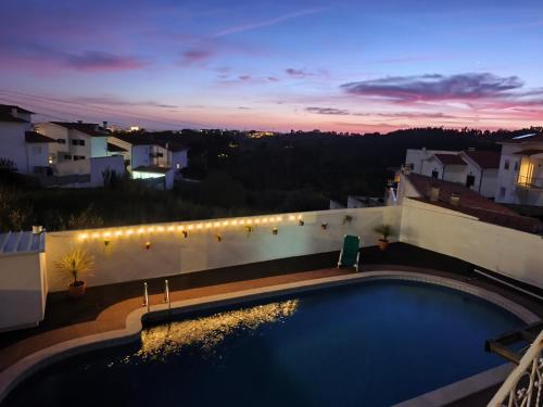 Sunny Studio with Pool Access - Beach & City 5 min