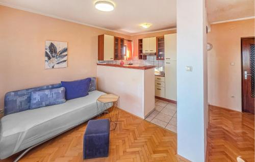 1 Bedroom Awesome Apartment In Novi Vinodolski
