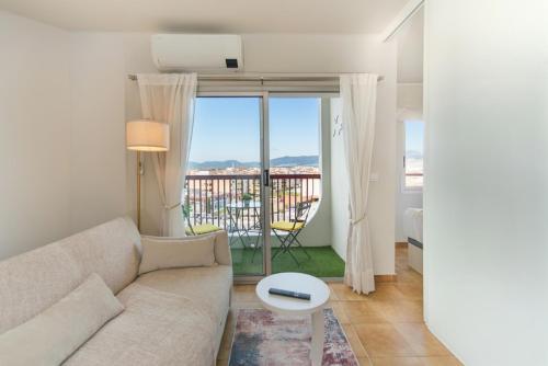WELCS Estudio 421 EMP con balcon frente al mar