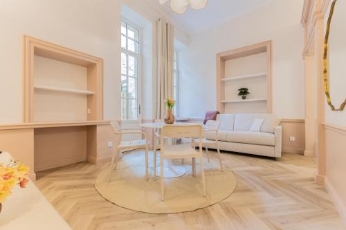 Magnifique Appartement avec Clim & Patio au coeur des Chartrons