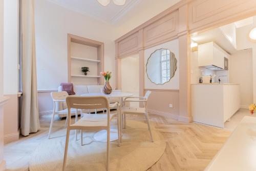 Magnifique Appartement avec Clim & Patio au coeur des Chartrons