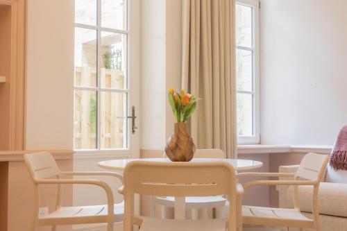Magnifique Appartement avec Clim & Patio au coeur des Chartrons