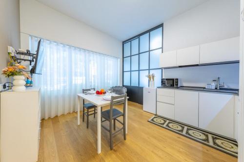 City Stay Arco della Pace Luxurious 1-bedroom with AC