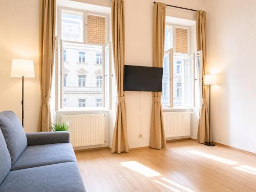 Spacious Two Bedroom Apartment Near Stadthalle