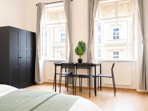 Spacious Two Bedroom Apartment Near Stadthalle