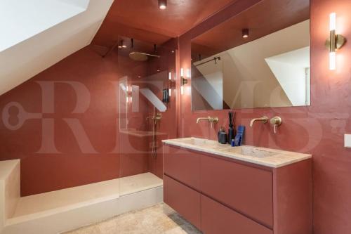 Peaceful 4BR Townhouse with Rooftop Terrace REMS