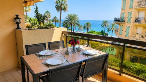 Appartement VUE MER Exceptionnelle PARKING Privé Menton Centre CLIM mobile