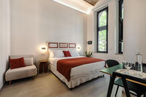 Retreat with Terrace, 25-minute walk from the Trevi Fountain
