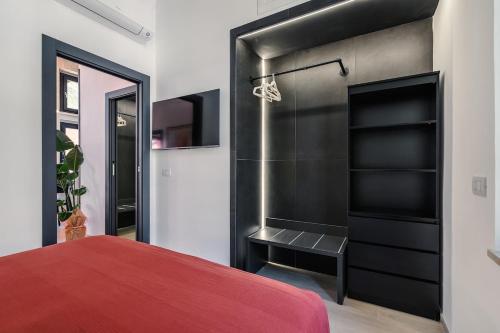 Retreat with Terrace, 25-minute walk from the Trevi Fountain