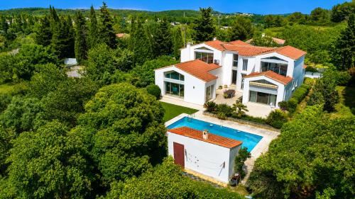 Villa Casa De La Luz - Luxury Pool Villa in Montpellier