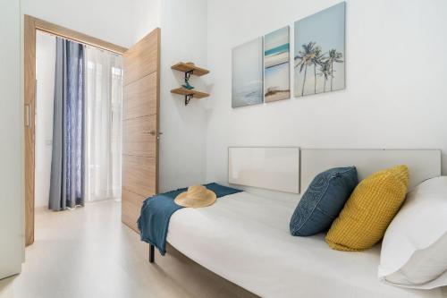 Barceloneta 2BR Balcony Near the Beach