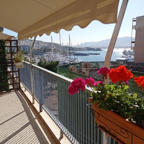 Penthouse apartment in Zea Marina