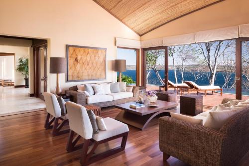 Posezení v ubytování Four Seasons Resort Peninsula Papagayo, Costa Rica