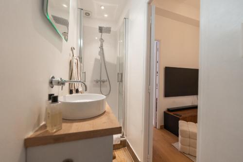 Appartement, 2 pièces Traversant, Balcon, Cannes & Forville & Suquet