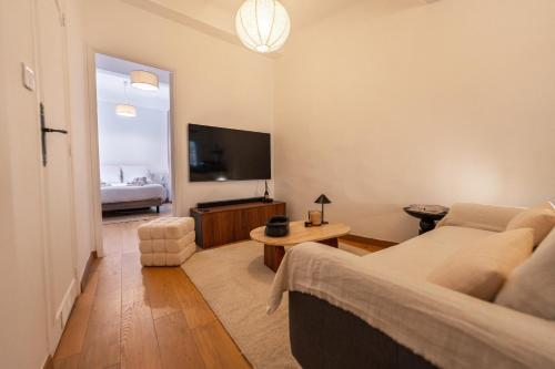 Appartement, 2 pièces Traversant, Balcon, Cannes & Forville & Suquet