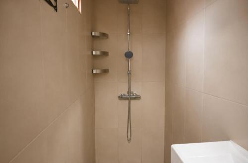 Vienna Apartment near U-Bahn up to 4 Guests 2,5 km to Center Bed Sofa Bed Wi-Fi