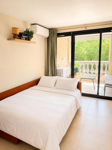Cannes Francia, Getaway for 2, Pool & Sea