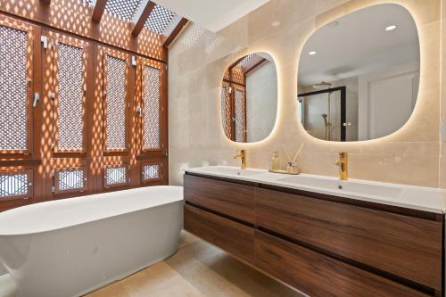 Golf Valley Penthouse Rooftop Jacuzzi & Sea View