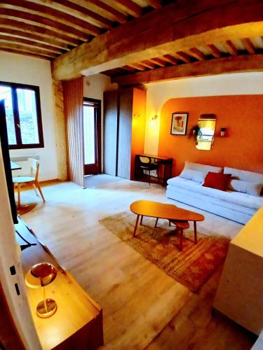 Élégant loft centre ville calme avec mezzanine 2 à 4 personnes