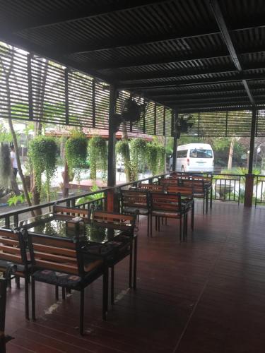 Εστιατόριο ή άλλο μέρος για φαγητό στο Grand Lopburi