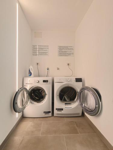 Duomo 10 Min - Spacious Studio with AC, Dryer & Self Check-In