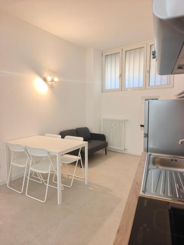 Duomo 10 Min - Spacious Studio with AC, Dryer & Self Check-In