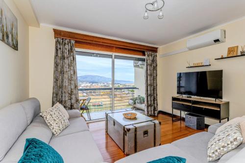 Fogo Mountain View - 3BR, 2WC with sea volcano view