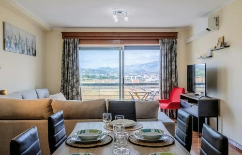 Fogo Mountain View - 3BR, 2WC with sea volcano view