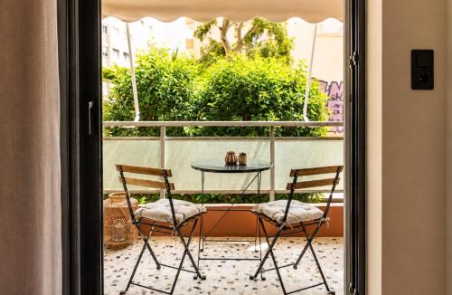 Manto Boutique Studio, walk to the Acropolis