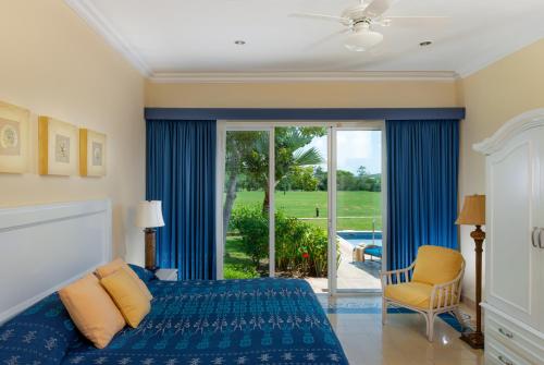 Un lugar para sentarse en Pueblo Bonito Emerald Luxury Villas & Spa All Inclusive