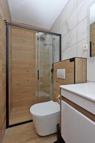 Apartments by the sea Barbat, Rab - 24932