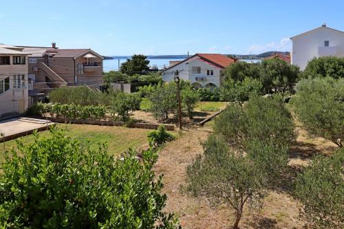 Apartments by the sea Barbat, Rab - 24932