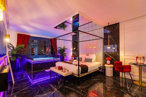 Trocadero Suite Private Jacuzzi