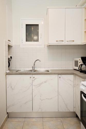 Pantheon - A Cozy Nest in the Center of Athens