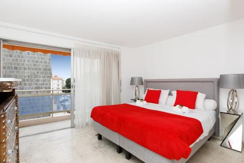 Cannes Two Bedrooms by Sweet Accommodation