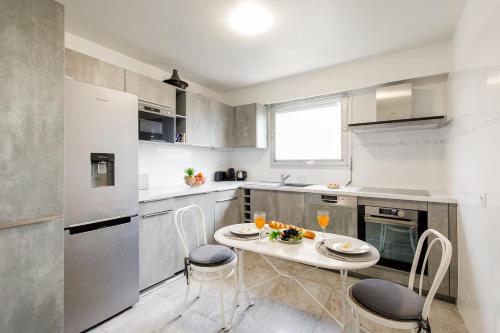 Cannes Two Bedrooms by Sweet Accommodation