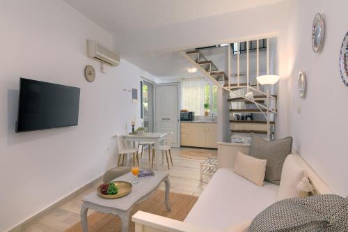 Casa Greca Private Yard, near Old Town, Prime Location